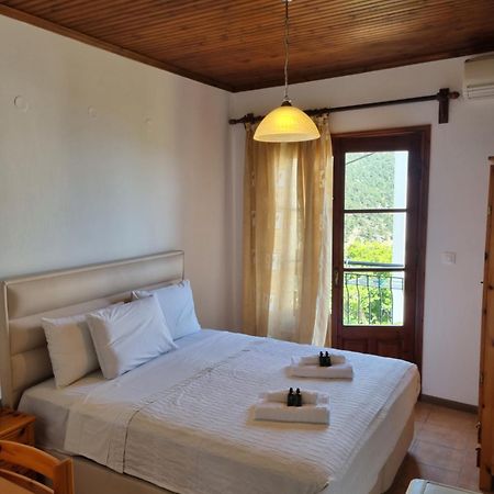 Zeus Guesthouse Panagia  Ngoại thất bức ảnh